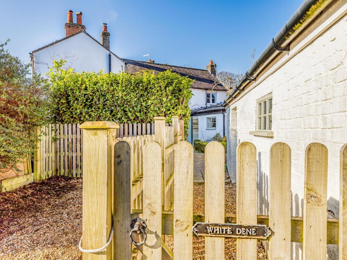 Pass The Keys Charming Downland Cottage Chichester Exteriér fotografie